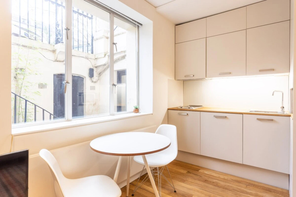 Modern | Central | Private flat