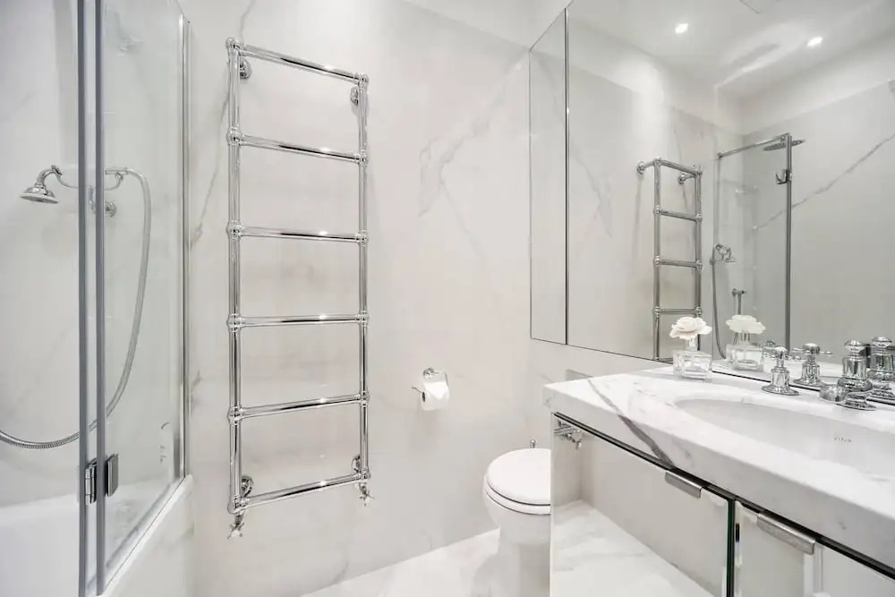 Luxurious 1BR Period Property in Kensington