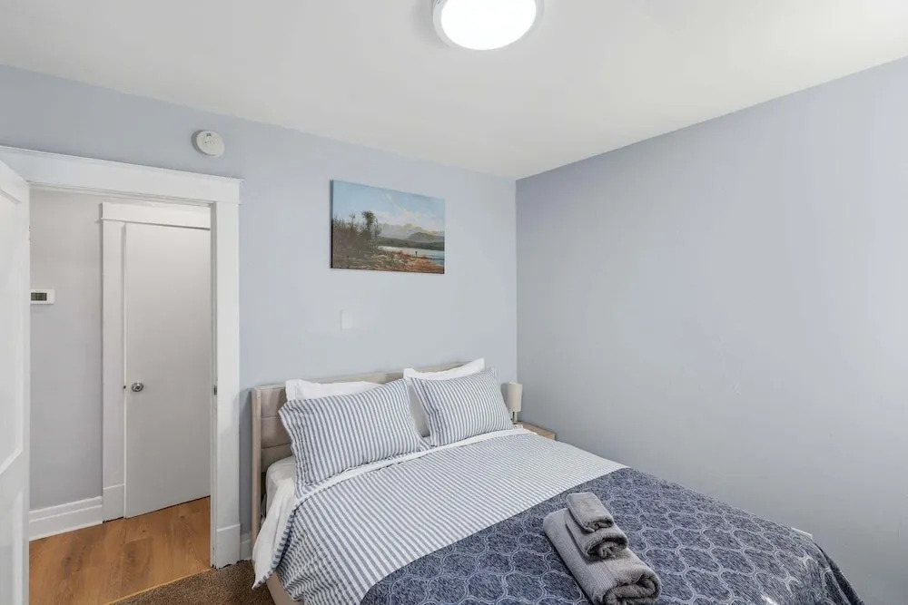 Niagara Adventure Basecamp Walk To The Falls 2 Bedroom Duplex