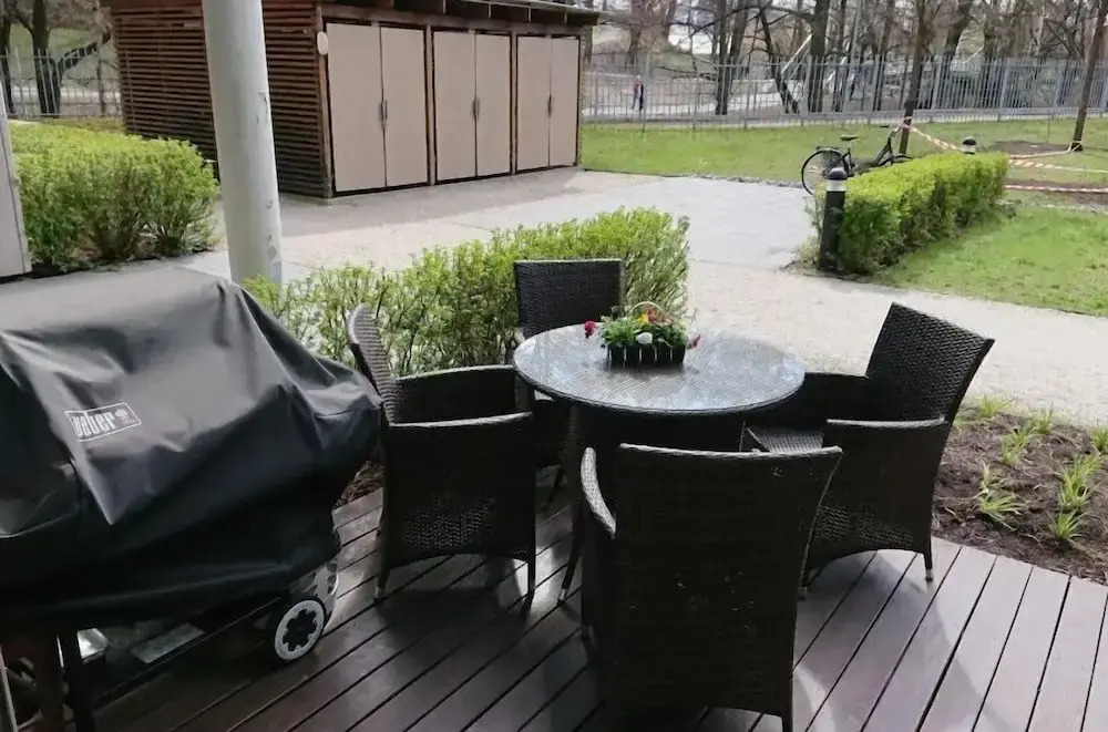 StayPlus Apt in Trendy Area Balcony