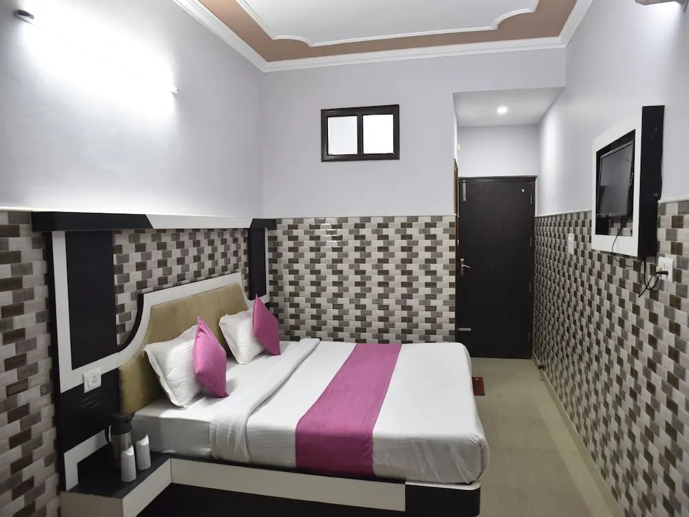 OYO 10155 Vijay International