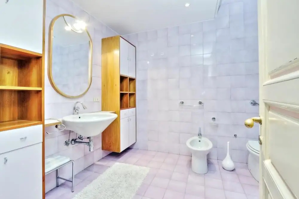 Spacious Modern Loft Steps from Trevi Fountain