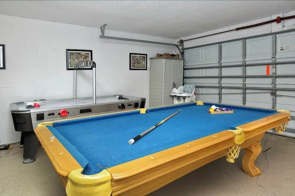 Cozy and Charming Gated Family Style Home w Pool