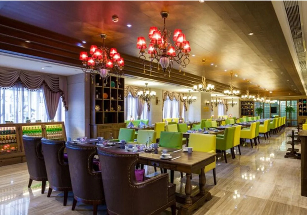 Celebrity City Hotel
