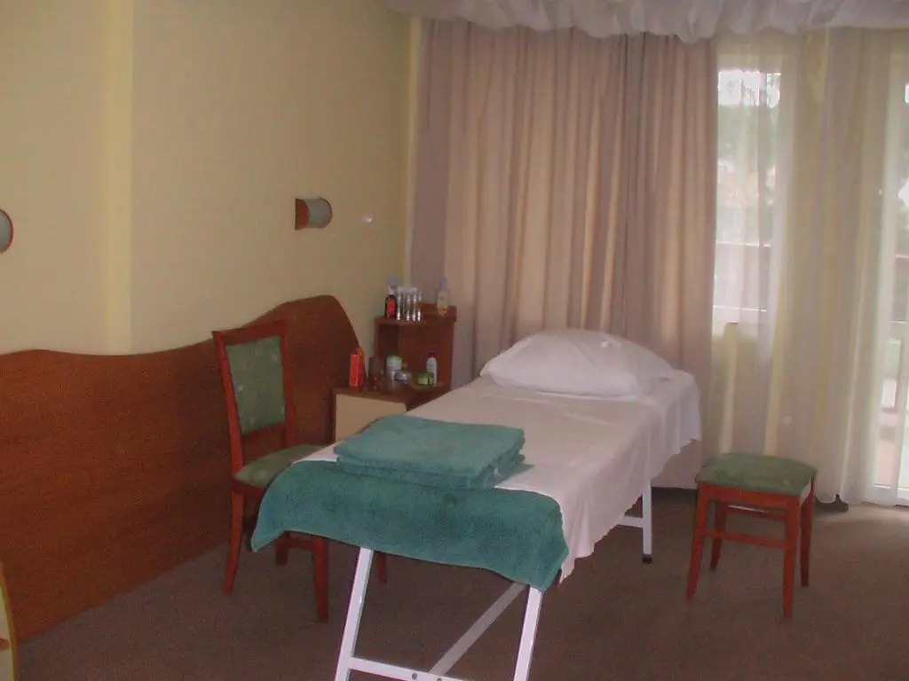 Hotel Seasons