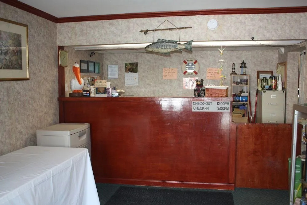 Lake Erie Lodge Oregon OH