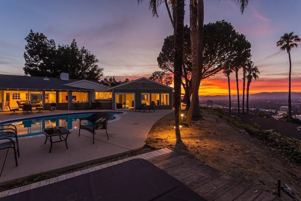 Oak Hills by Avantstay Panoramic View, Pool, Spa