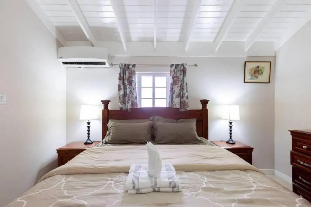 Loft - Sleeps 4 - Parking - Balcony