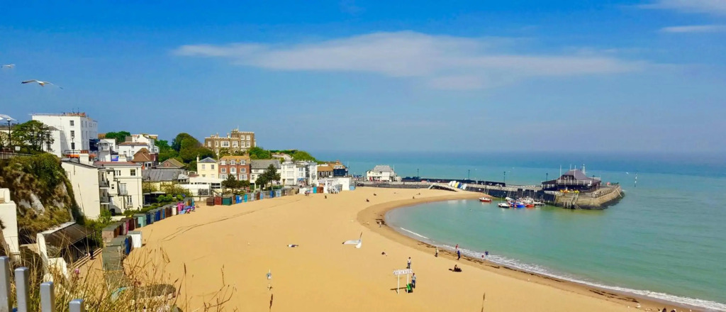 Nickleby Nook Broadstairs a Cosy Beach Apartment - Meters to the Beach!