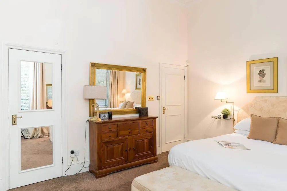 Beautiful Traditional 2BR in Central London