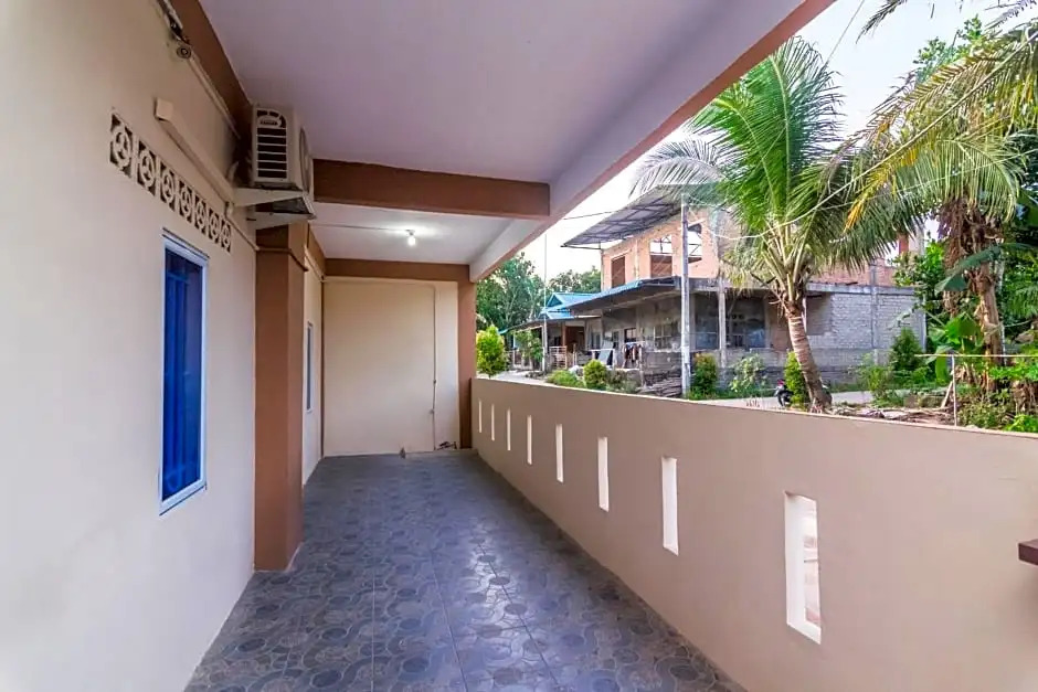 OYO Life 2579 Kost Anggun 2