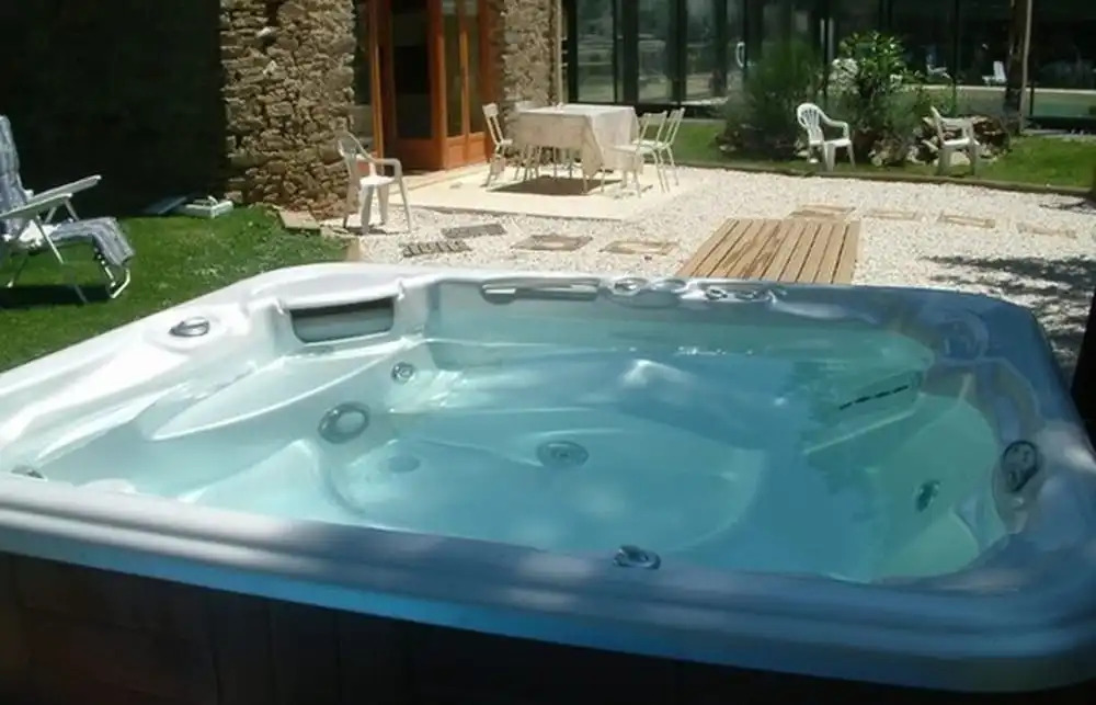 House With one Bedroom in Verdun-en-lauragais, With Pool Access, Furni