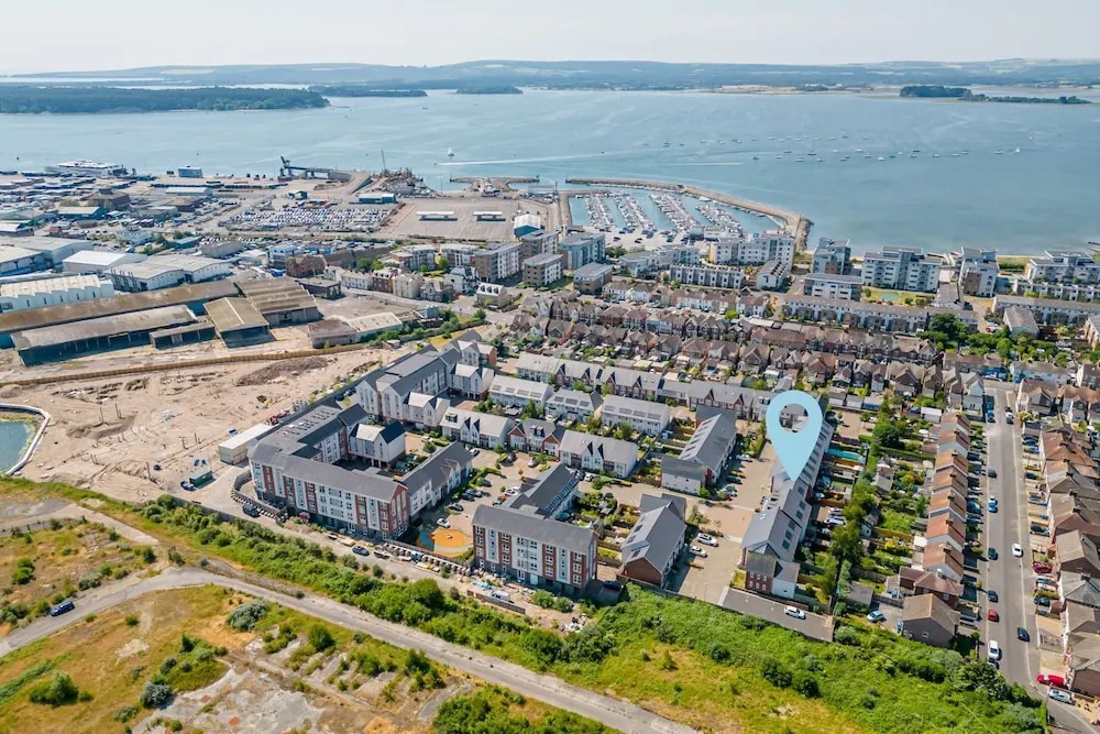 Seas the Day - Moments from Hamworthy Beach and Park