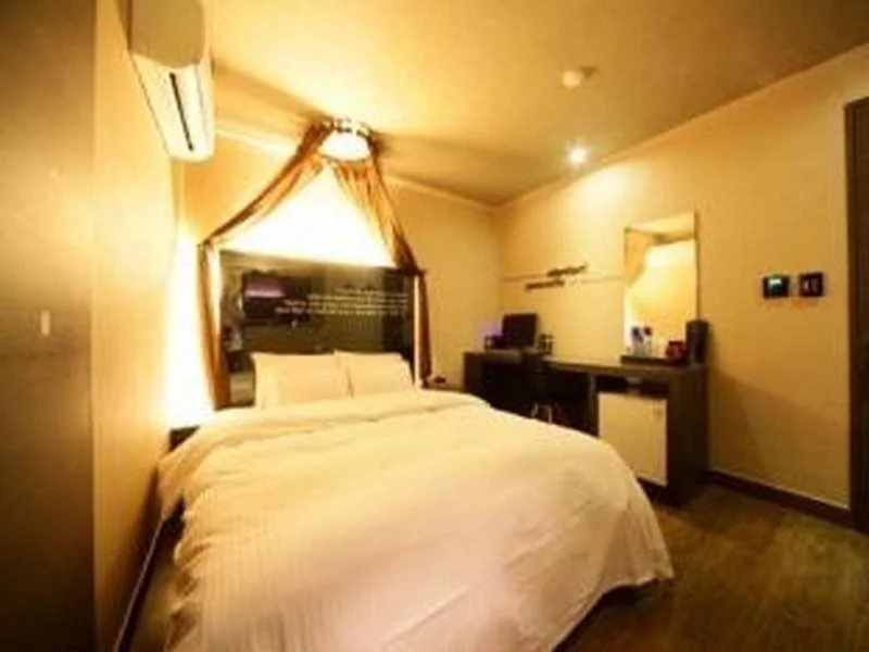 IMT 2 Hotel Wolgot