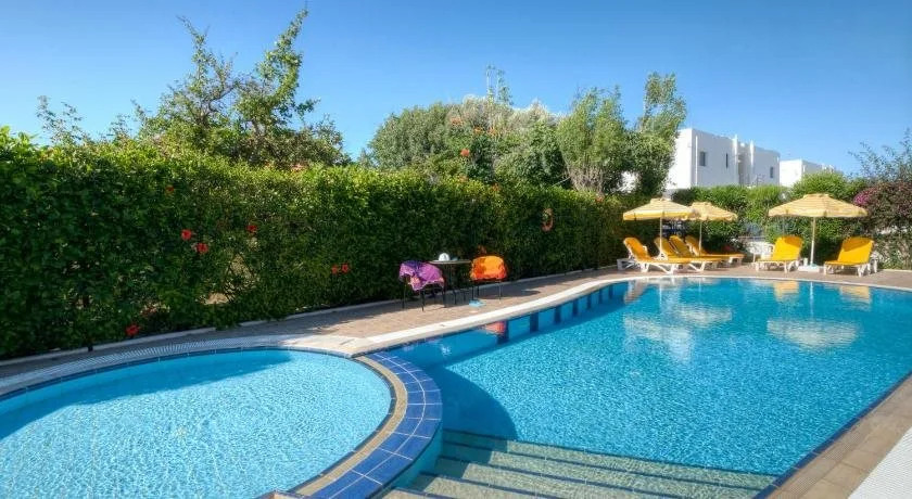 Antomar Apartments and Studios