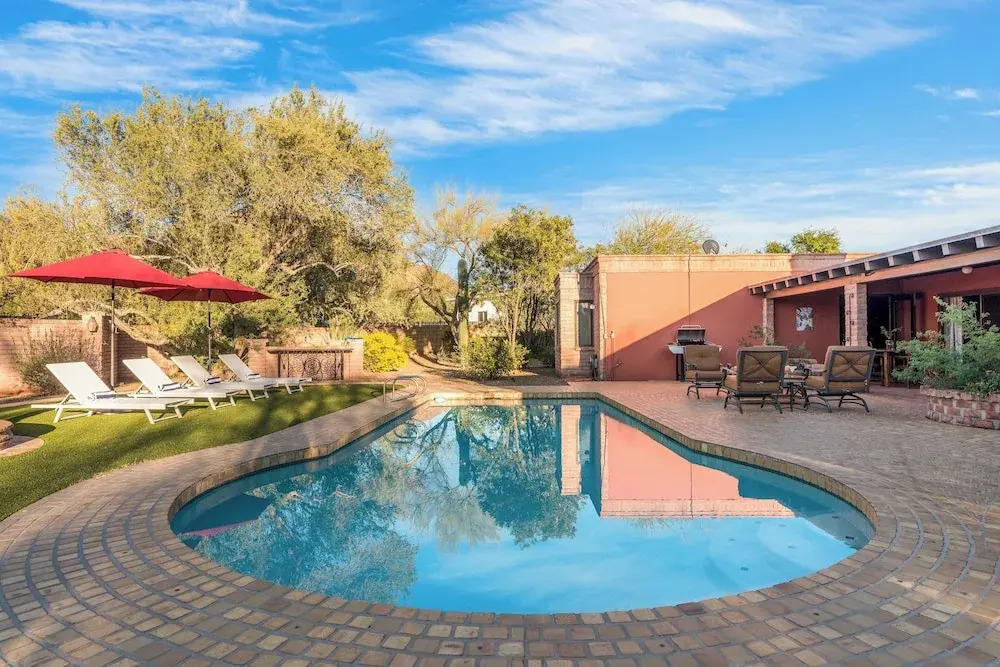 Charming 5bdr Hacienda w/ Pool, Fire Pit, Billiards La Casona by Avantstay