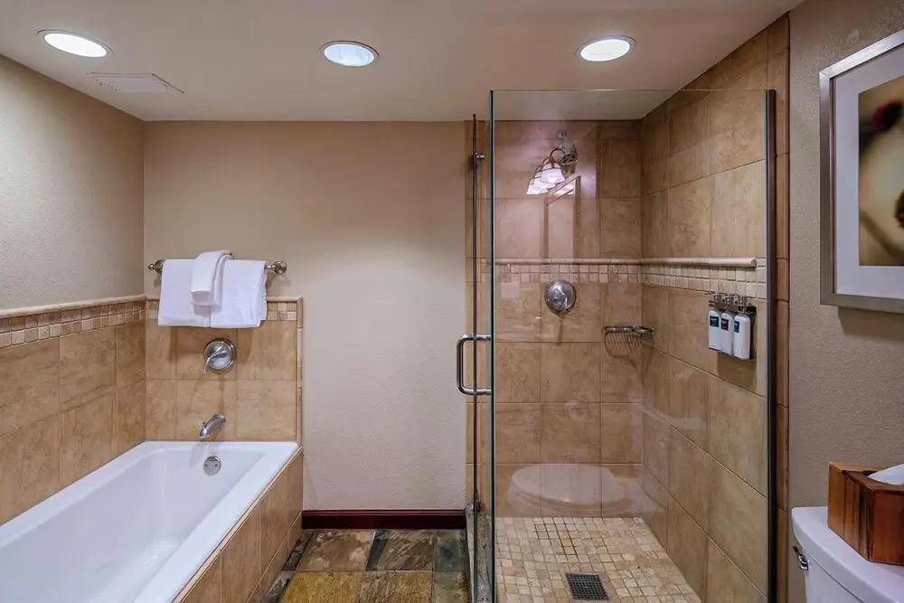 2BR Condo w/ Pool Access, Hot Tub, & ski In/out
