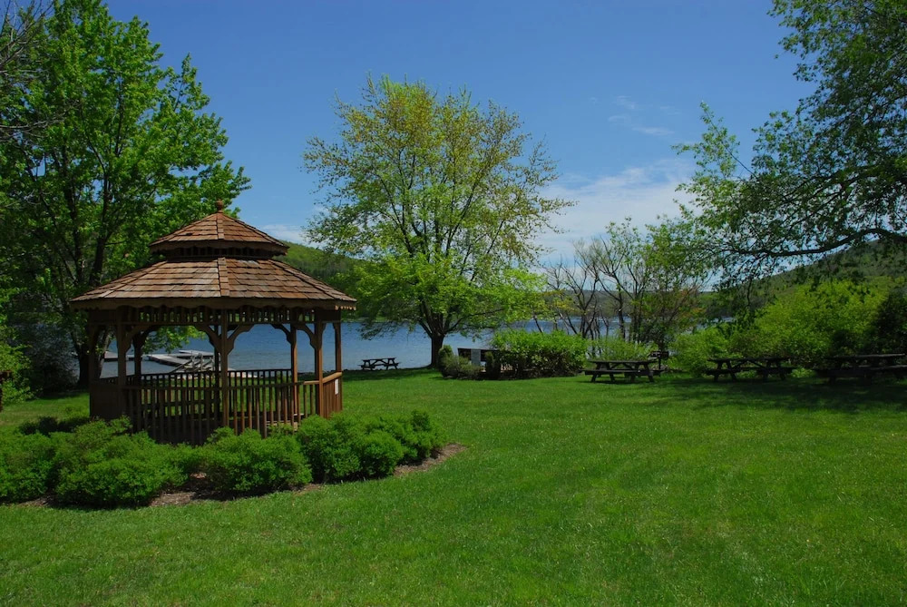 Villages of the Wisp Lakeview Court 2 Bedroom Townhome #13
