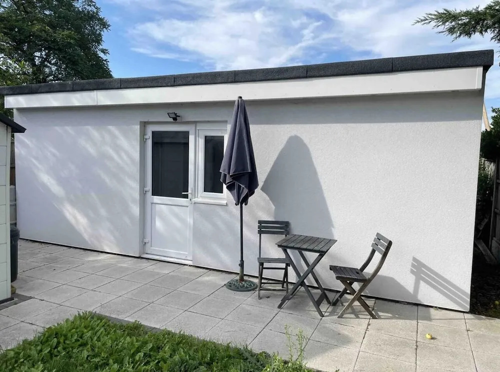Remarkable 1-bed Outhouse Studio in Dagenham