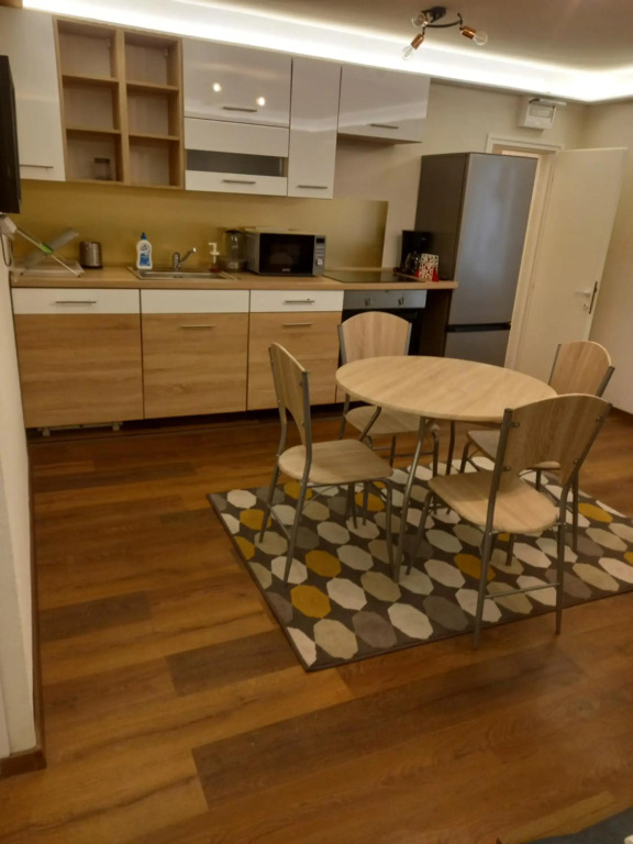 Liszt Ferenc square Studio apartment MID TERM