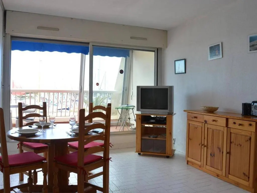 Appartement Port Camargue, 2 pièces, 4 personnes - FR-1-250-73