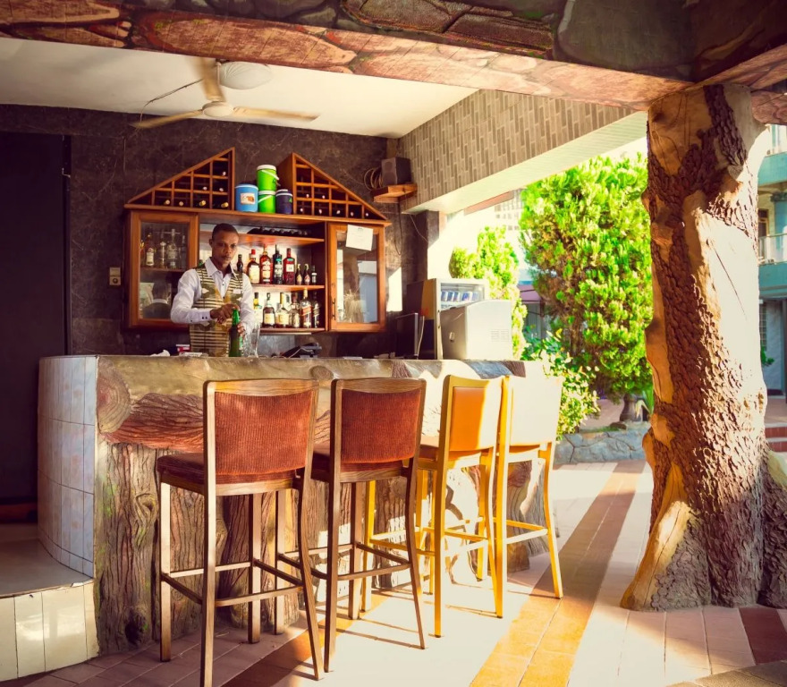 Ange Hill Hotel