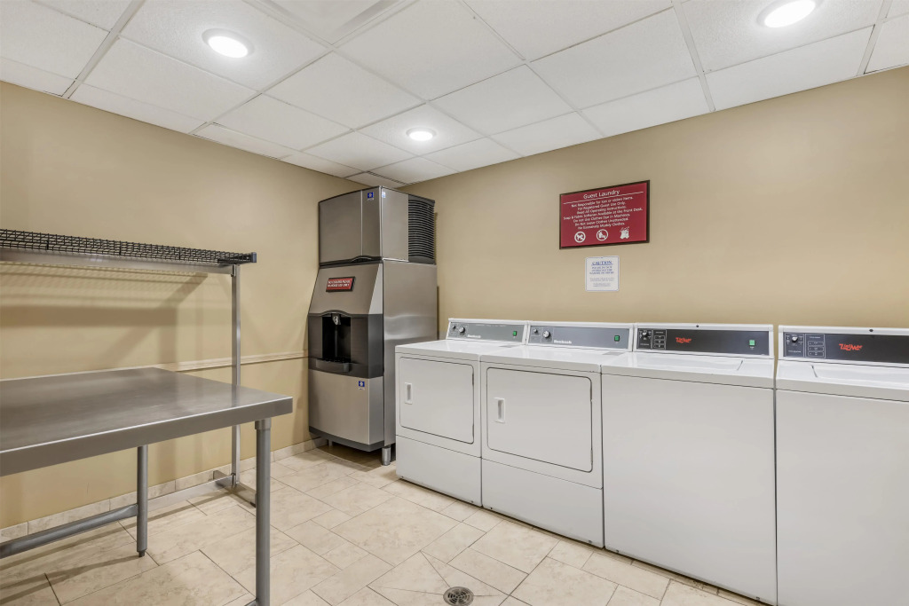 Best Western Plus Swiss Chalet Hotel & Suites