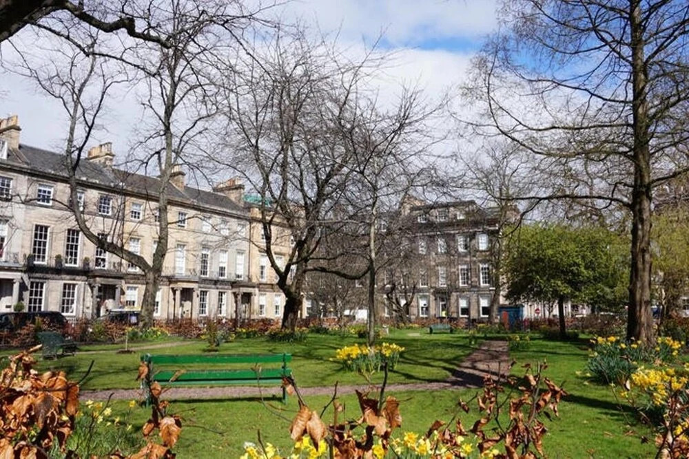 Perfect City Centre Location 50M From Princes St