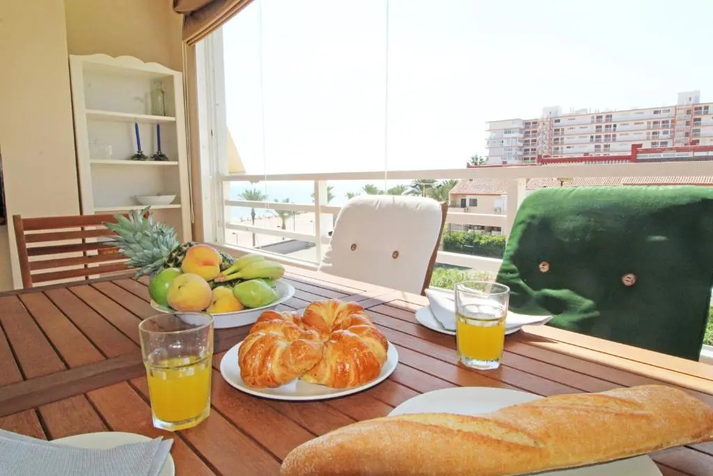 1a línea Playa San Juan. Vistas. Piscina. BBQ. Gym