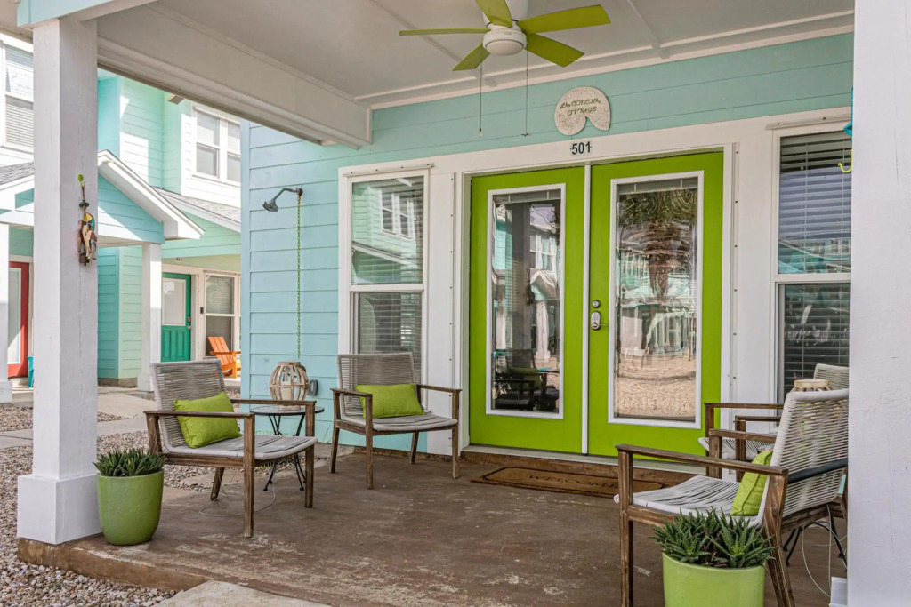 TC501 Townhome Close to Beach, Shared Pool