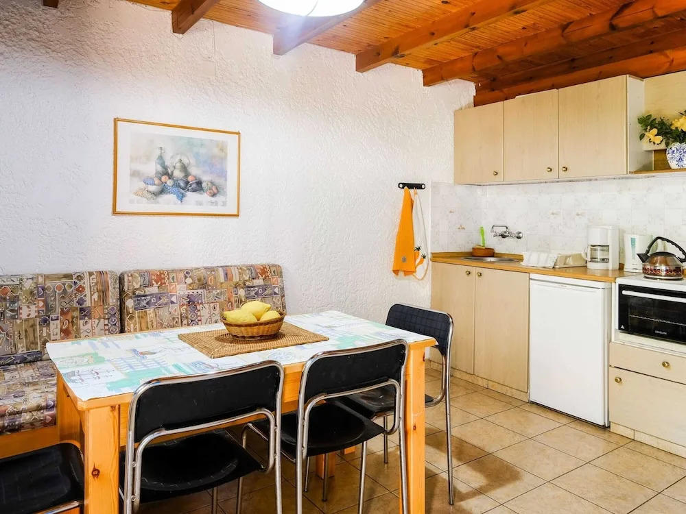 Pretty Holiday Home with Lotus Garden & Terrace near Sea Beach