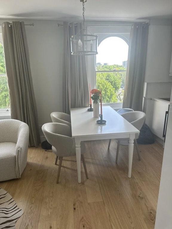 Abbey Road Luxury Modern Flat