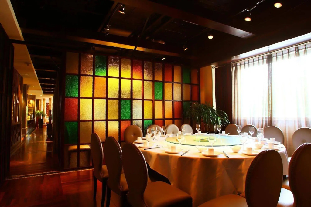 HuaJun Suite Hotel