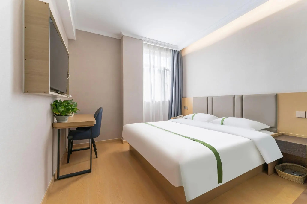 GreenTree Inn Qingdao Development District SDUST Express Hotel
