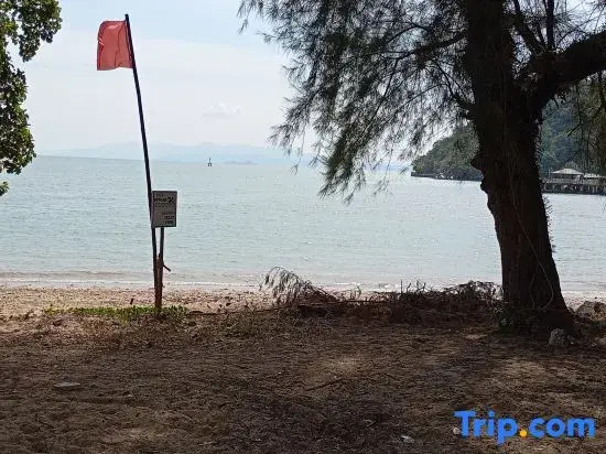 Wood Cabin by the bay, Awnon Beach at Time Travel Club