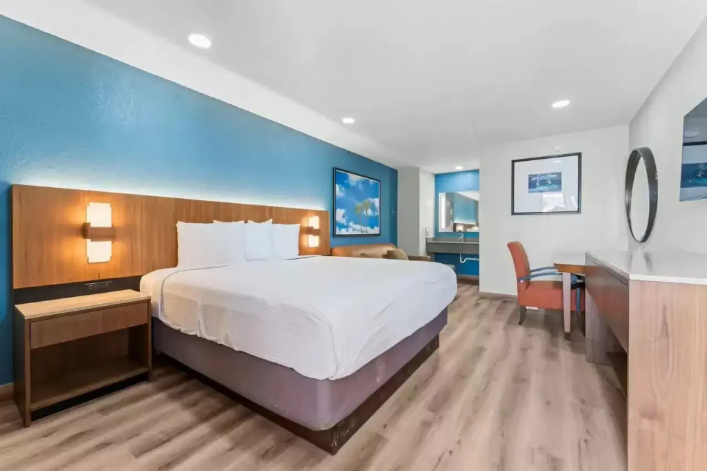Econo Lodge Inn & Suites Sealy