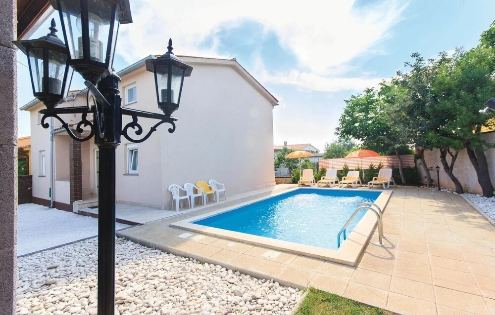 Awesome Home in Pula With Wifi and 4 Bedrooms