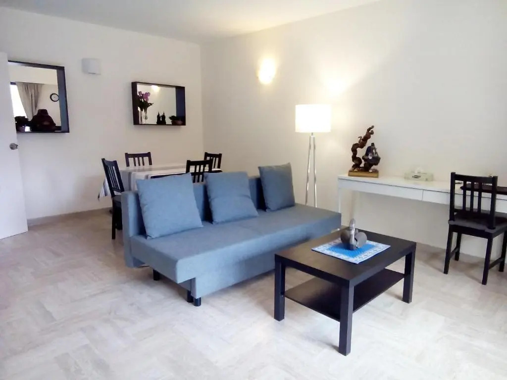 Arènes by Welcome to Cannes