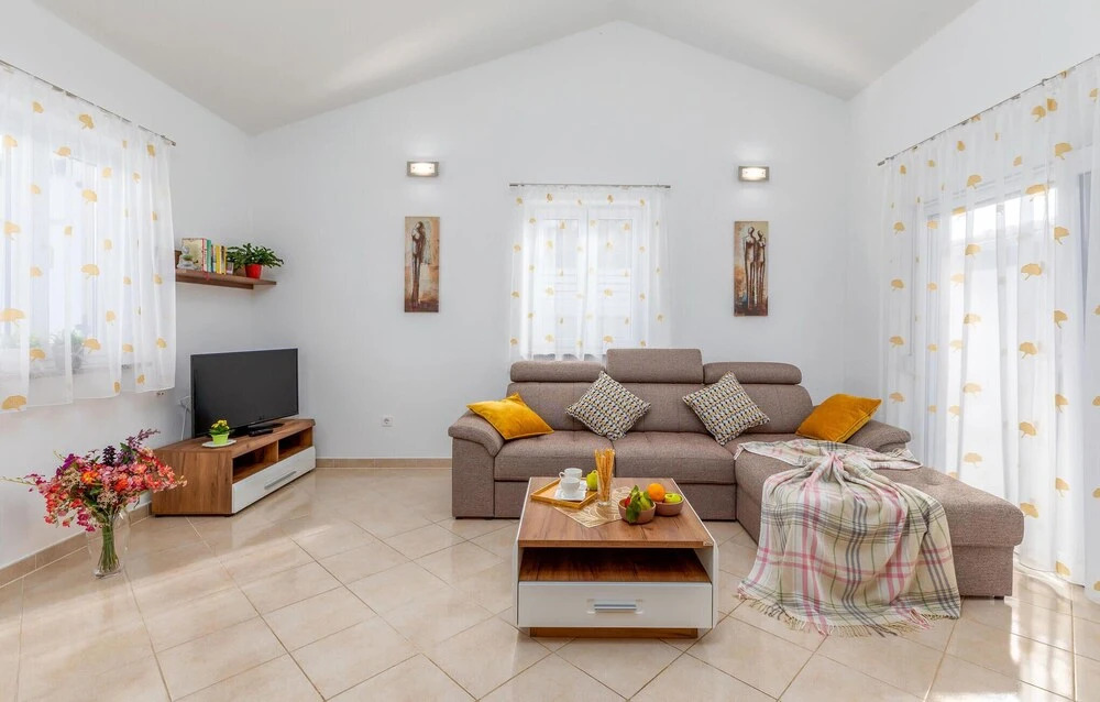 Stunning Home In Musalez