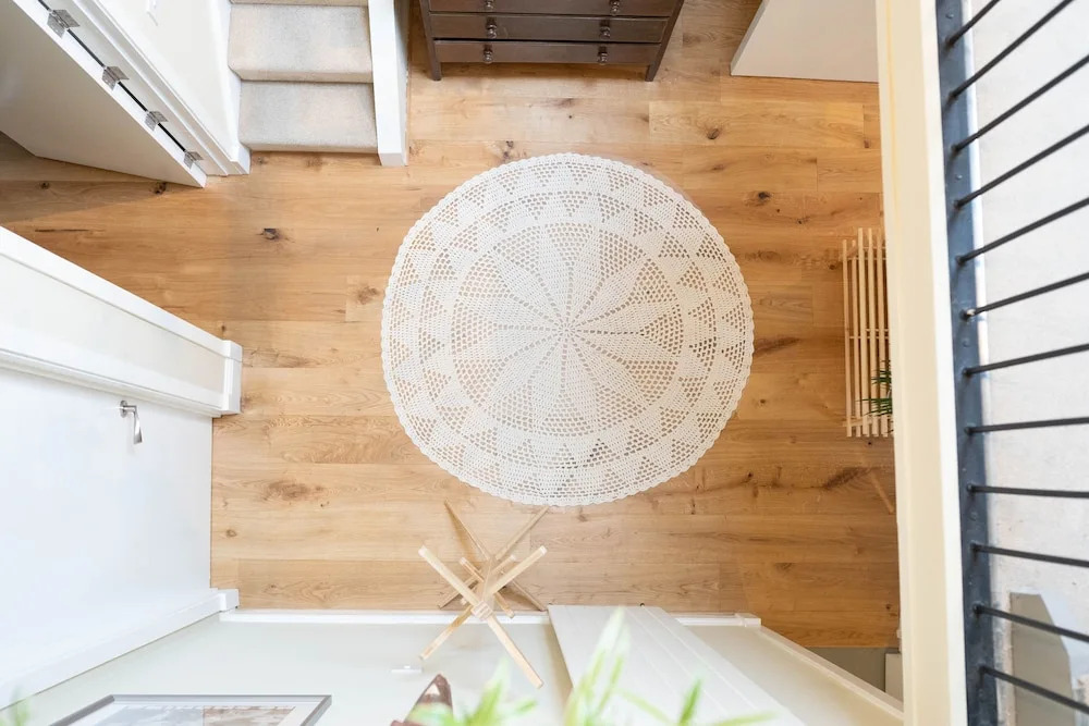The Loft 2BR Duplex, Central & Parking