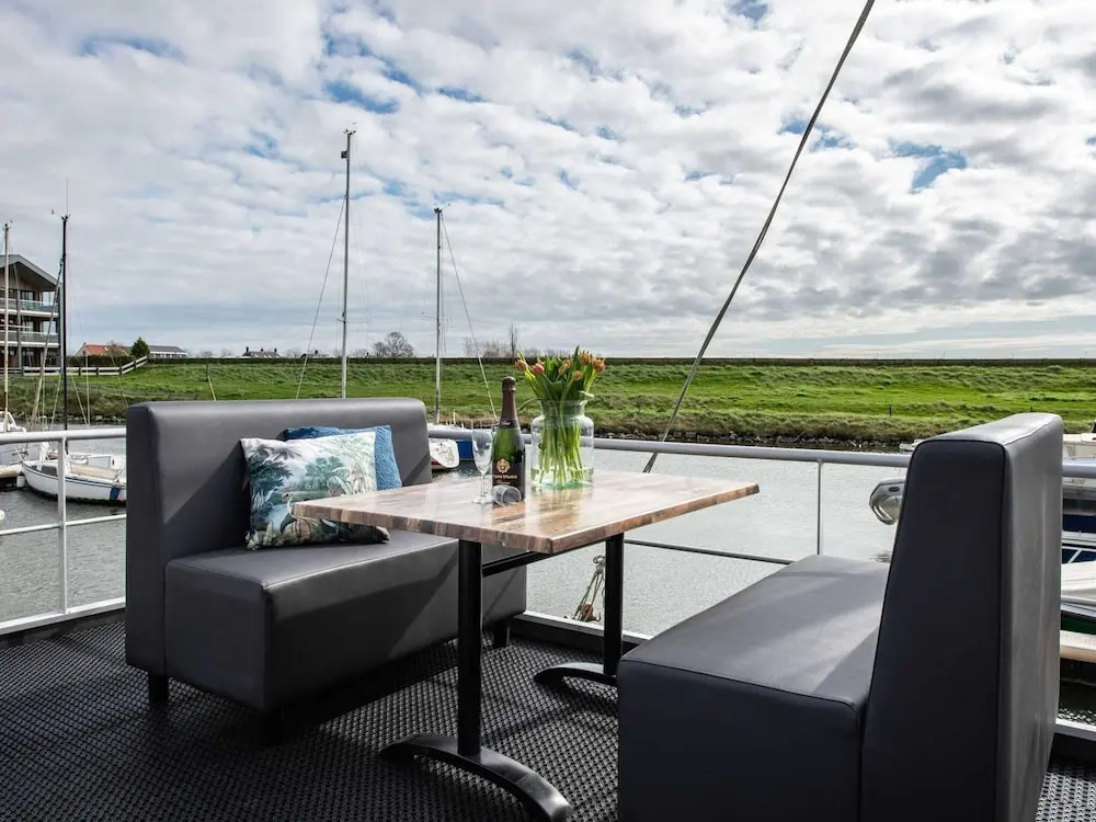 Water Lodge Kamperland With Scenic Terraces