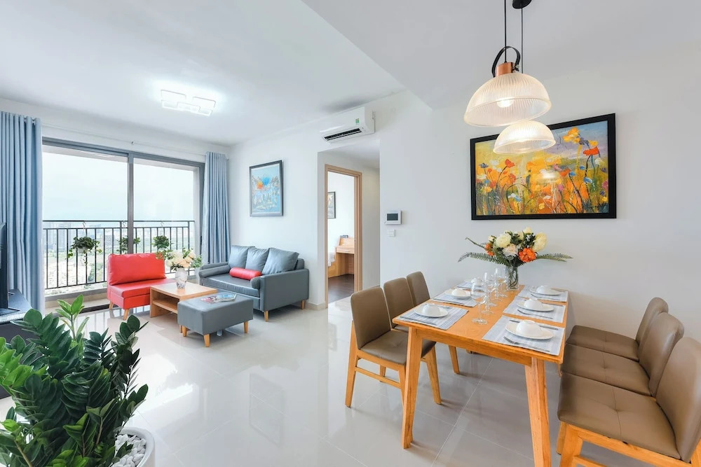 REM Rivergate Garden Pool Signature Apartments