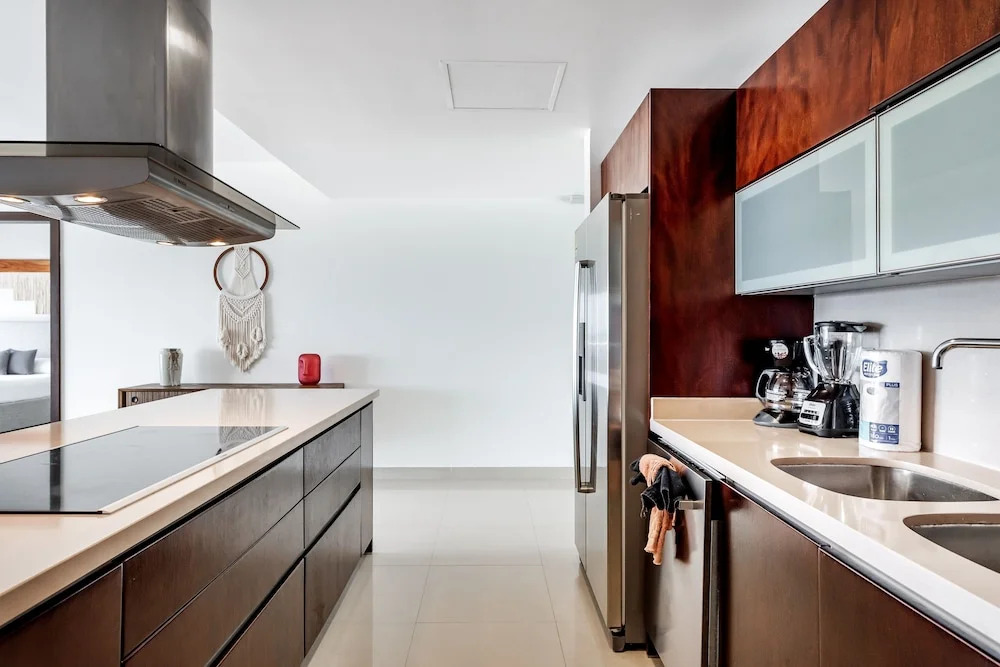 Casa Bali 2 Bedroom Condo by Redawning