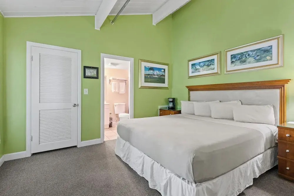 Oceanfront Inn Room #11- Standard Room - King Bed
