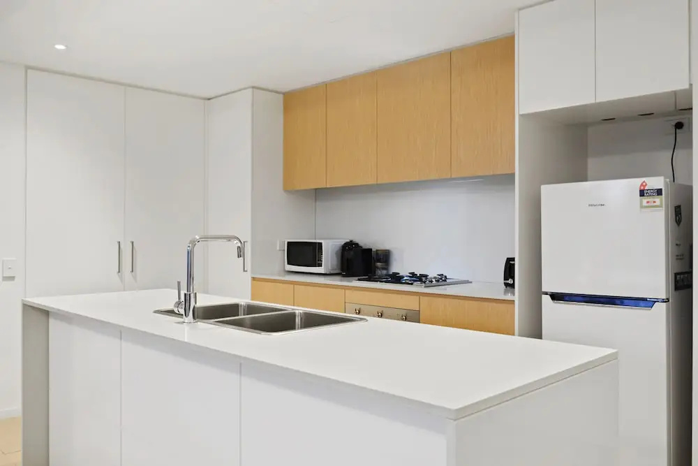 HomeHotel-Spacious Luxury Apt Next to Shopping