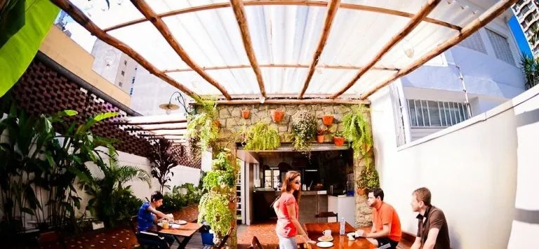 Ô de Casa Hostel Bar