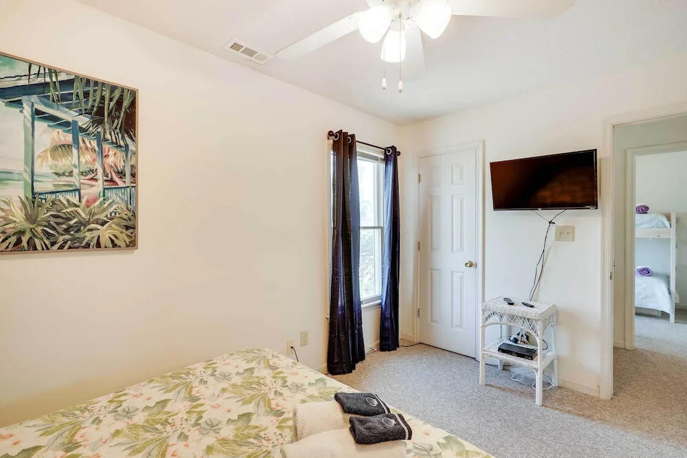 Hot Tub & Fire Pit: Outer Banks Family Getaway!
