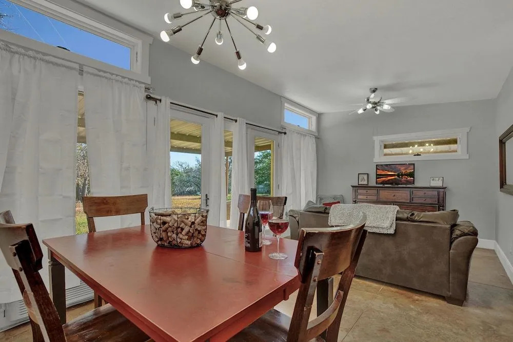 Romantic Casita With Grill ten min From Downtown!
