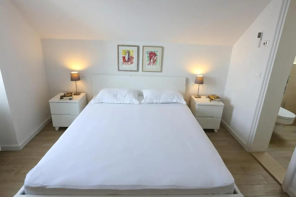 White & Co Villa And Apartments