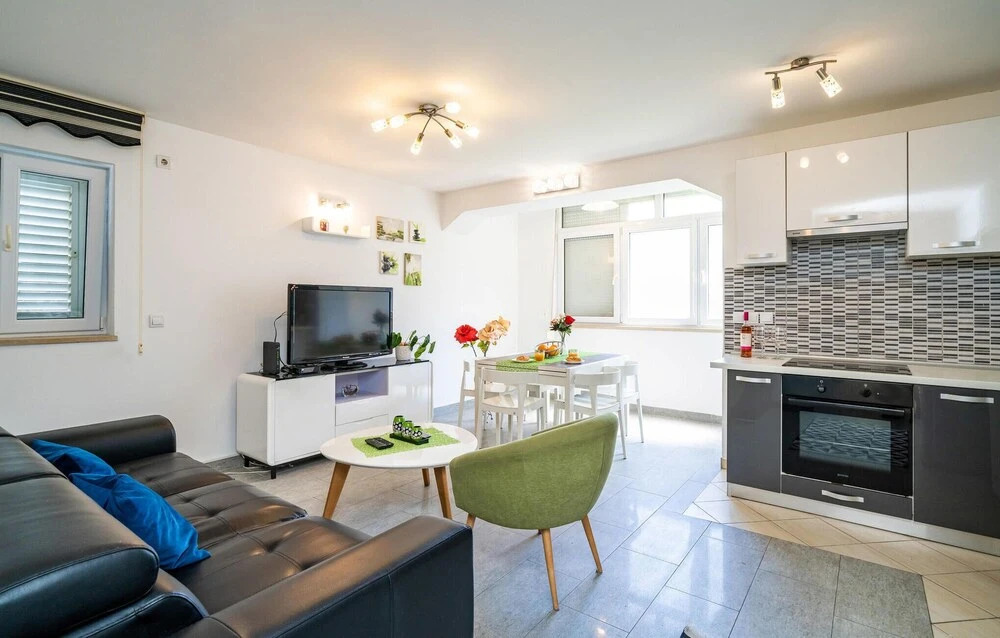 Nice Apartment in Dubrovnik With Wifi and 2 Bedrooms
